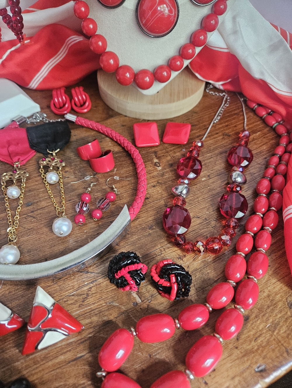 Estate Jewelry Lot Red W/ White And Black Vintage To Modern With Matching Scarf - Picture 4 of 10